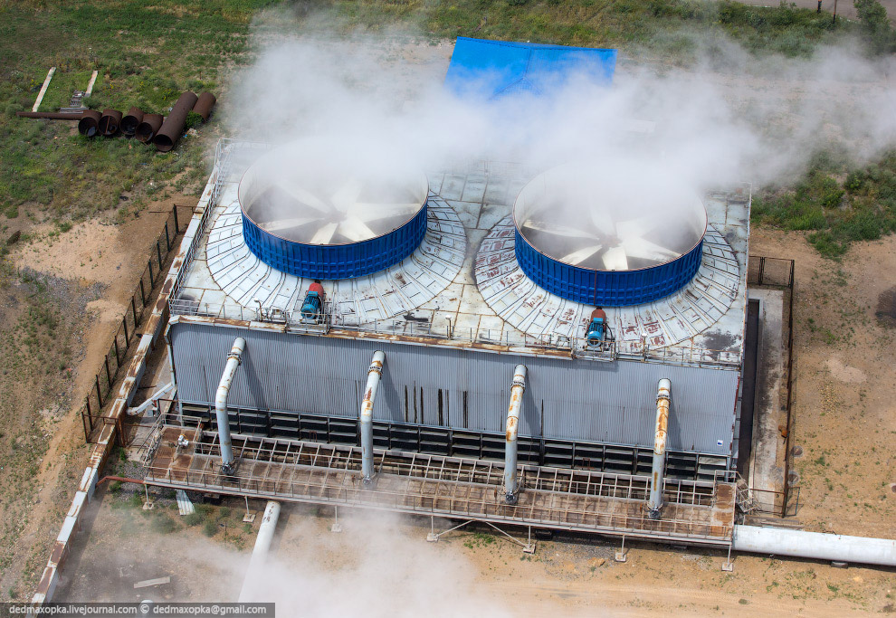 Градирни — огромные охлаждающие башни