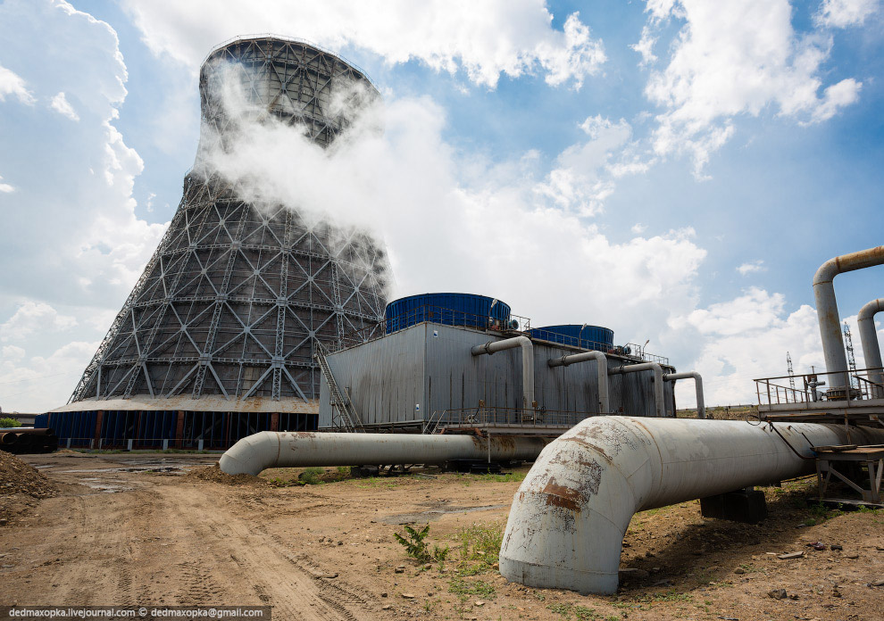 Градирни — огромные охлаждающие башни