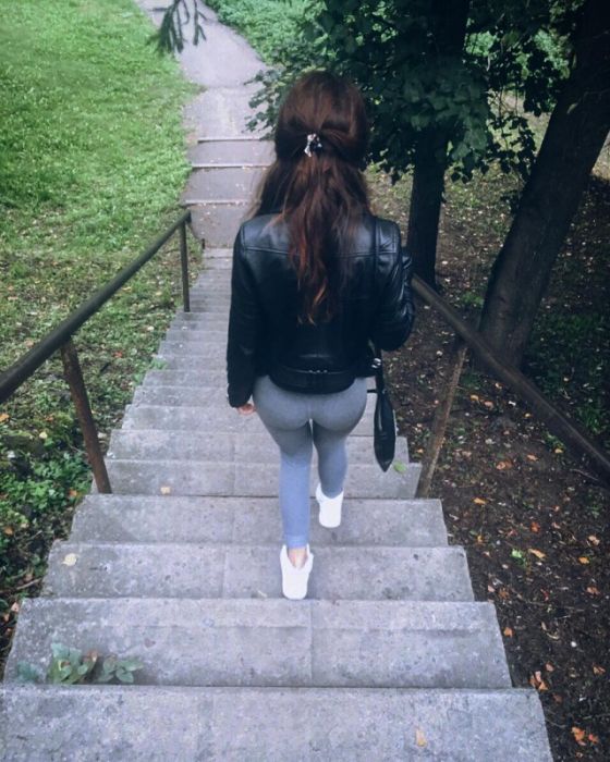 Девушки в облегающих штанишках