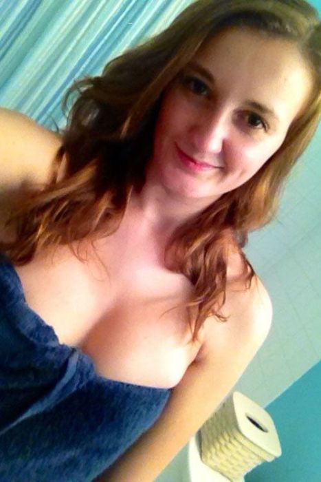 Девушки в полотенцах