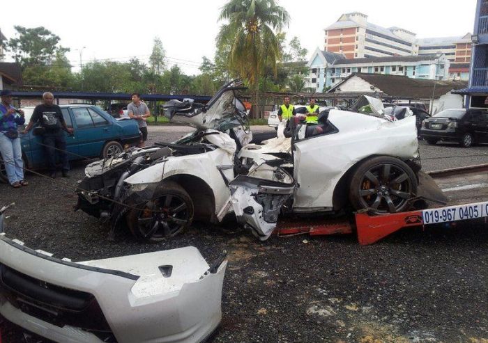 Аварии дорогих суперкаров (43 фото)