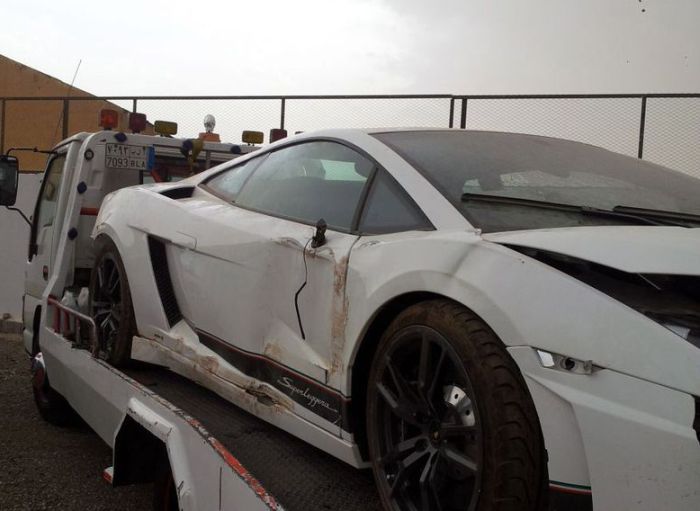 Аварии дорогих суперкаров (43 фото)