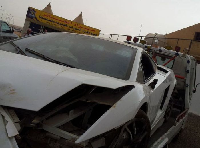 Аварии дорогих суперкаров (43 фото)