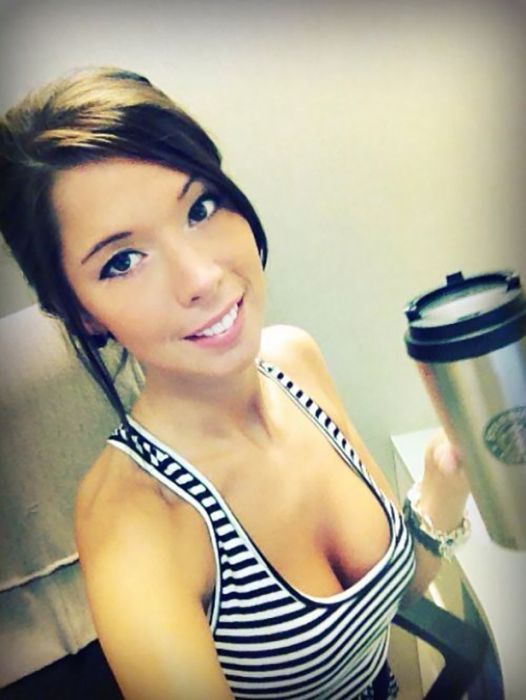 Девушки на работе