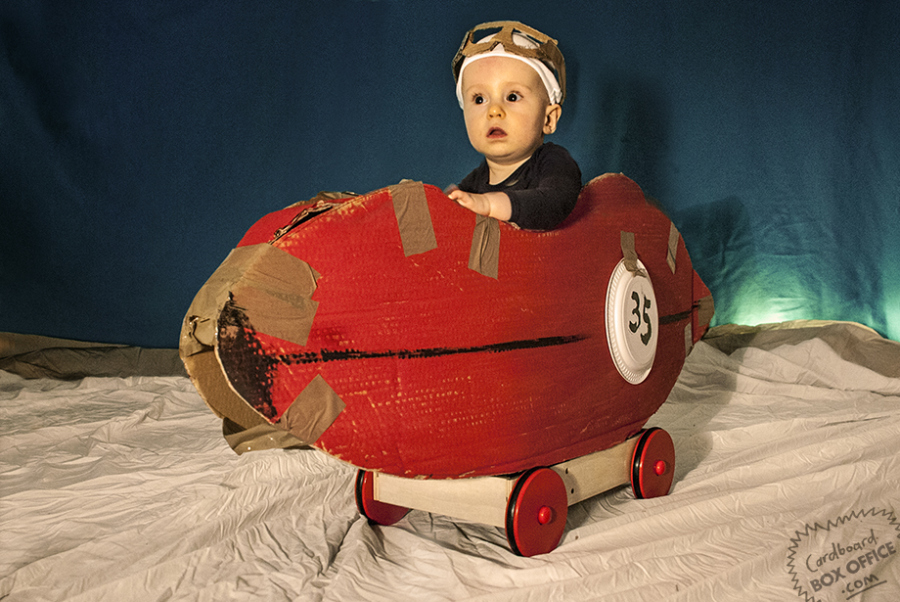 Картонное кино: веселые родители воссоздают знаменитые фильмы Картонное кино: веселые родители воссоздают знаменитые фильмы