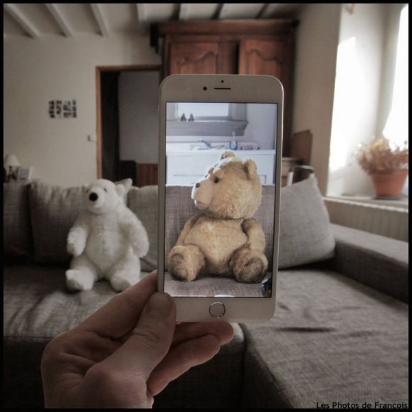 Фото с мобильника в реальной жизни от Francois Dourlen