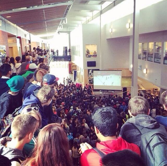 Тем временем в Канаде ...