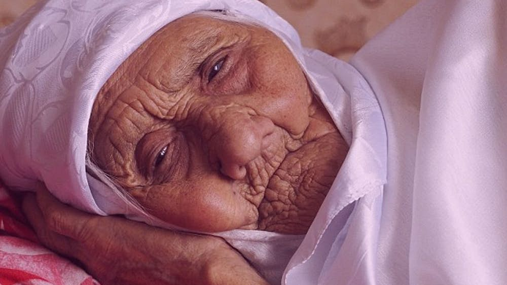 «Годы внукам не помеха!» или несколько историй о самых молодых и самых старых бабушках и дедушках во всем мире. Часть 2. «Плохо быть старым, трезвым и больным!» «Годы внукам не помеха!» или несколько историй о самых молодых и самых старых бабушках и дедушках во всем мире. Часть 2. «Плохо быть старым, трезвым и больным!»