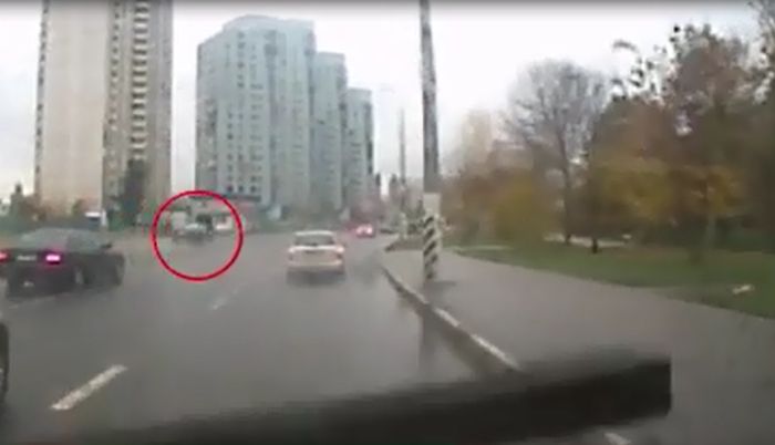 Прокурор продал машину за 5 минут до аварии (5 фото)