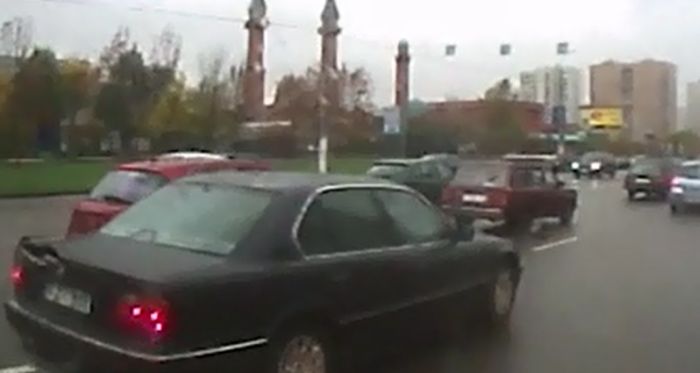 Прокурор продал машину за 5 минут до аварии (5 фото) Прокурор продал машину за 5 минут до аварии (5 фото)