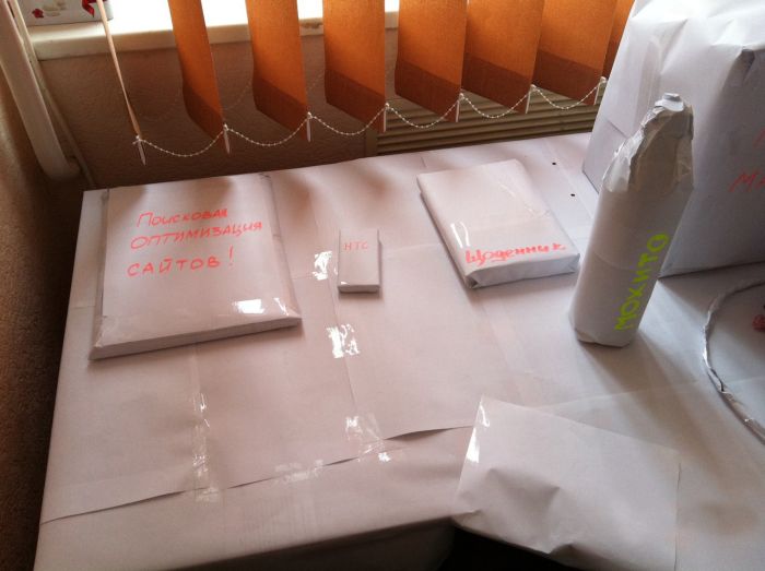 Розыгрыш над коллегой (5 фото)