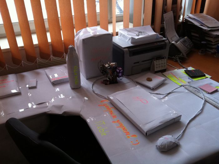 Розыгрыш над коллегой (5 фото)