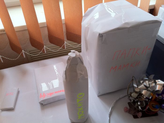 Розыгрыш над коллегой (5 фото)