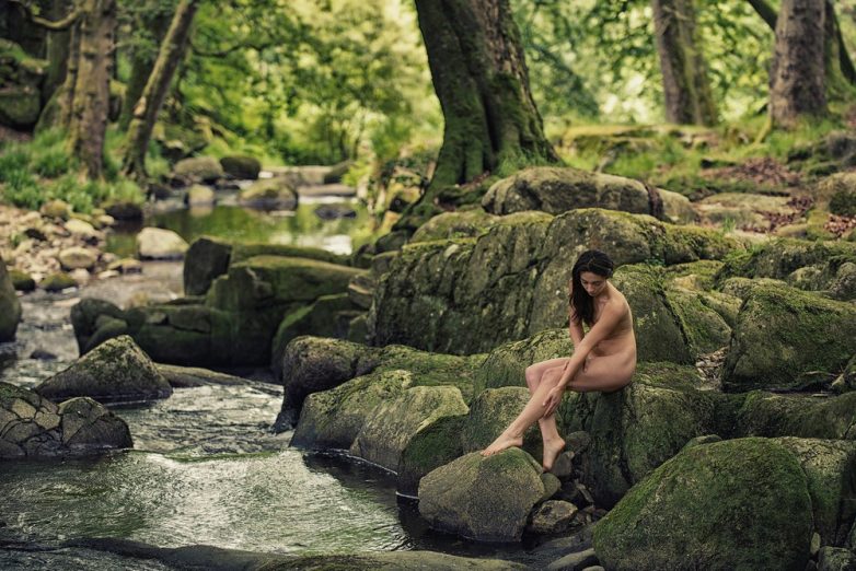 Ню в кроличьем стиле