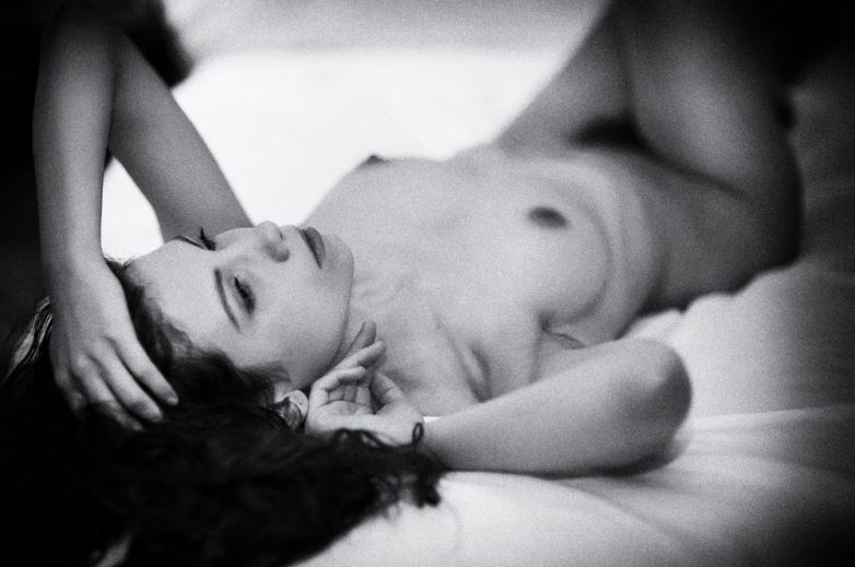 Ню в кроличьем стиле