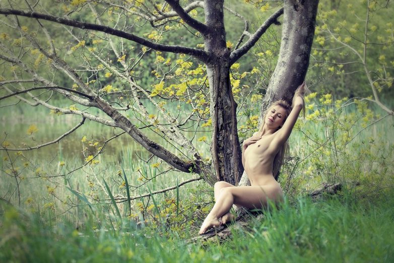 Ню в кроличьем стиле