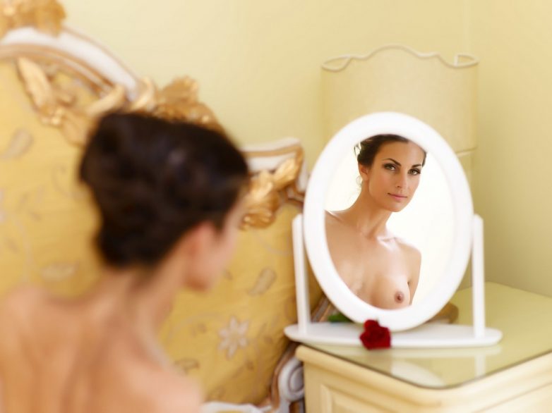 Ню в кроличьем стиле