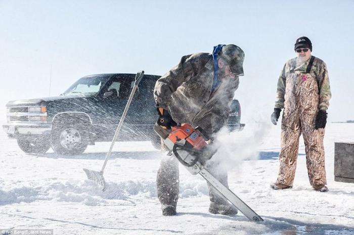 Как ловят осетра на озере Виннебаго