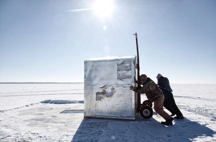 Как ловят осетра на озере Виннебаго