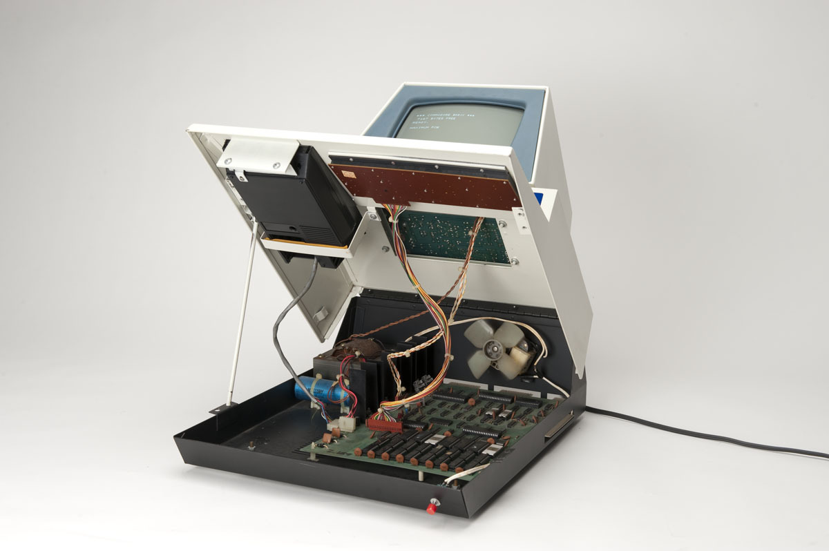 Commodore PET 2001 — домашний компьютер из прошлого