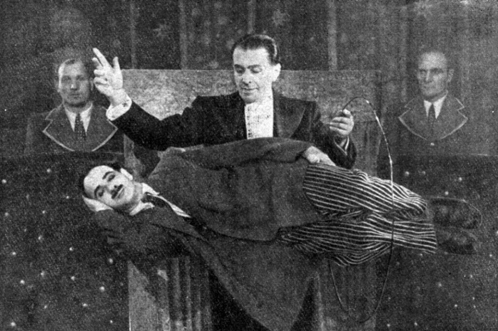 Иллюзионисты и фокусники прошлого Иллюзионисты и фокусники прошлого