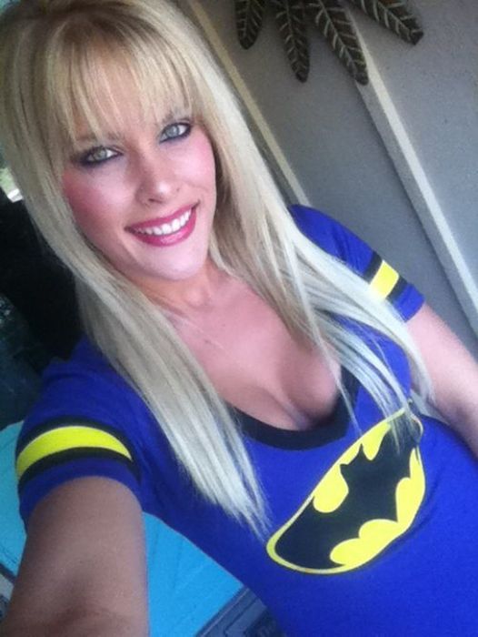 Девушки фотографируют себя