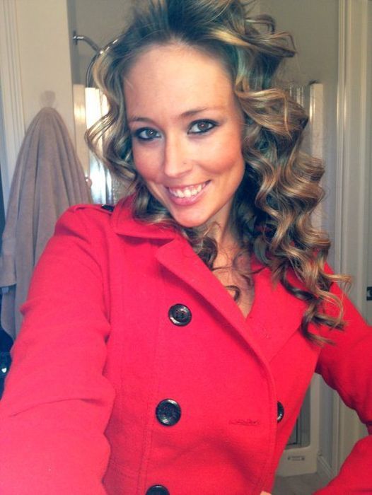 Девушки фотографируют себя