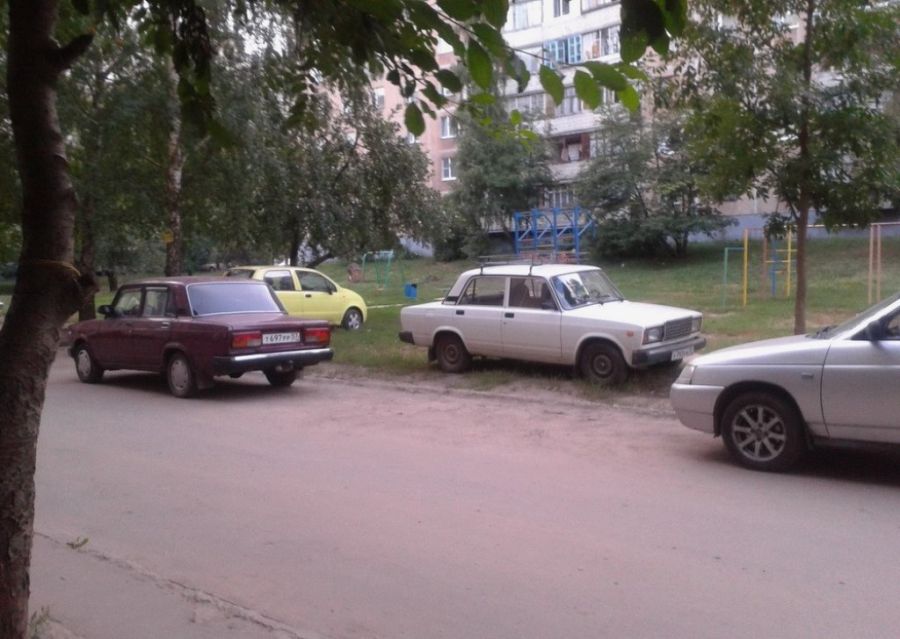 Я паркуюсь где хочу (27 фото)