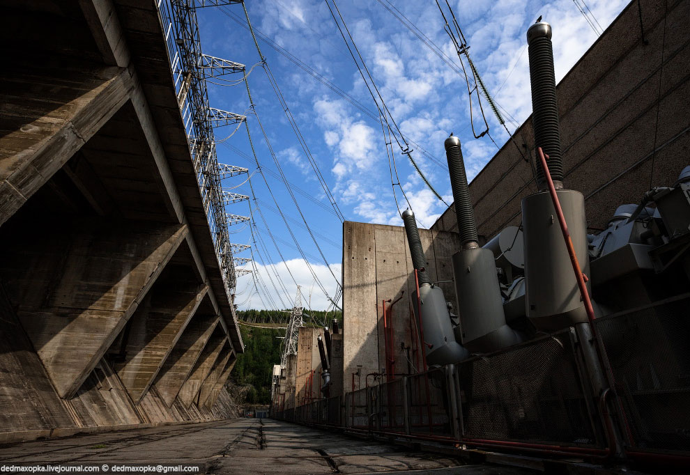 Зейская ГЭС в Амурской области (28 фото)