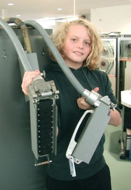 Разъем для подключения периферийного устройства к компьютеру 65 лет назад