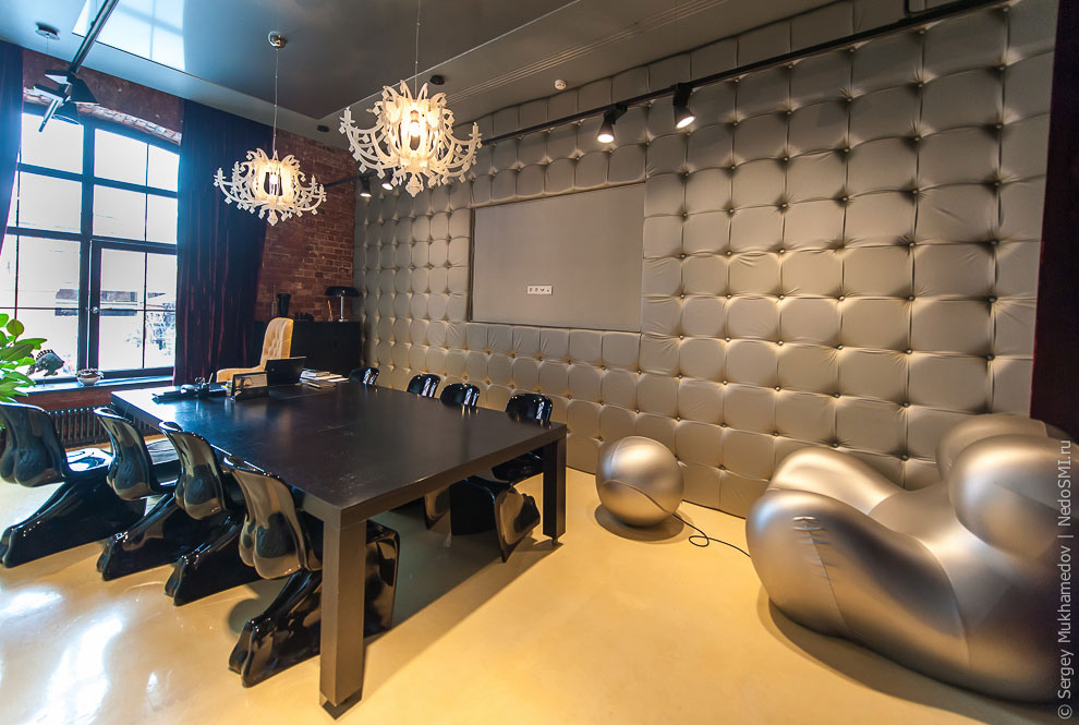 Необычный офис: большая коммуналка