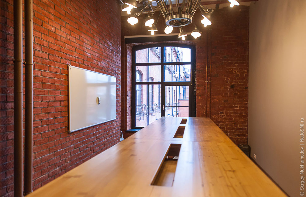 Необычный офис: большая коммуналка