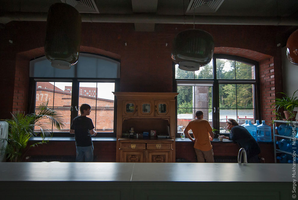 Необычный офис: большая коммуналка