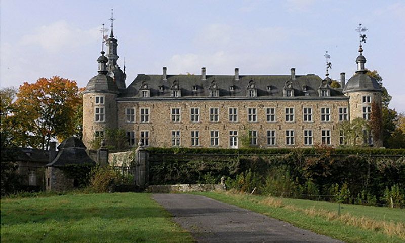 6 замков, которые стоят дешевле некоторых квартир в России