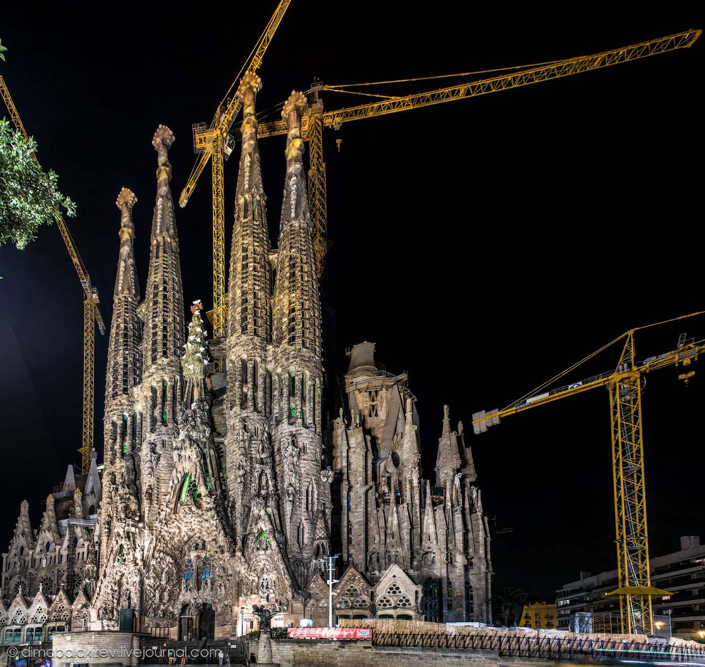 Sagrada Familia или Храм Святого Семейства