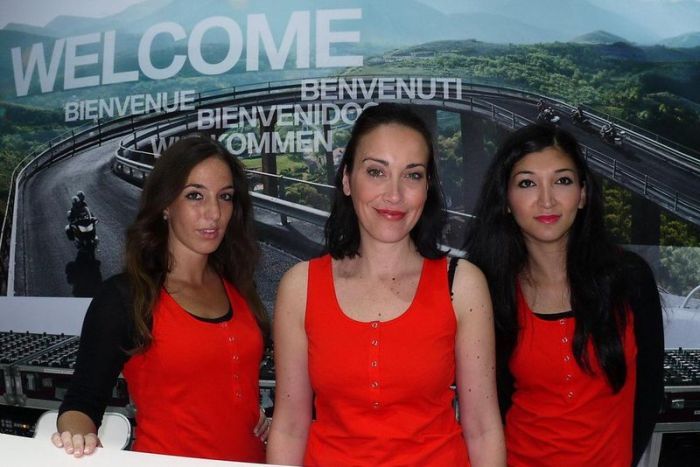 Девушки с мотовыставки Intermot 2012