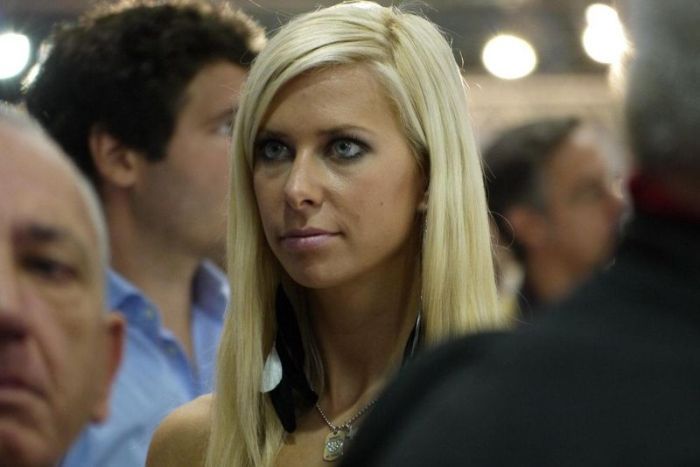 Девушки с мотовыставки Intermot 2012