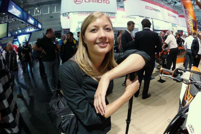 Девушки с мотовыставки Intermot 2012