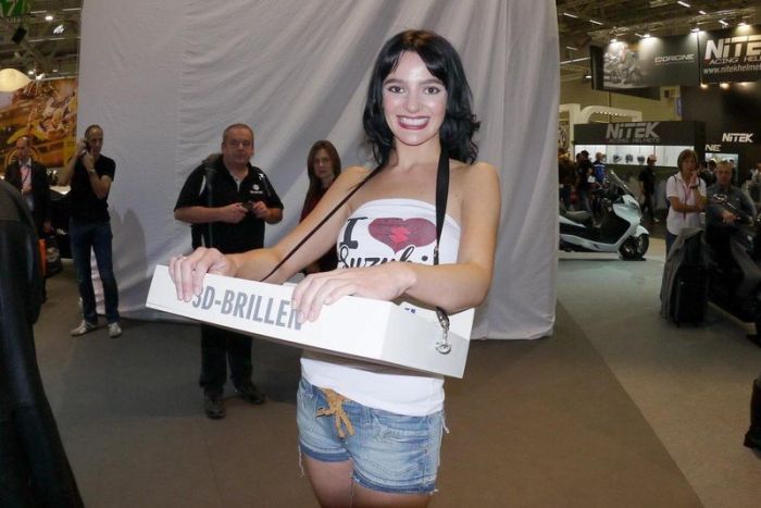 Девушки с мотовыставки Intermot 2012