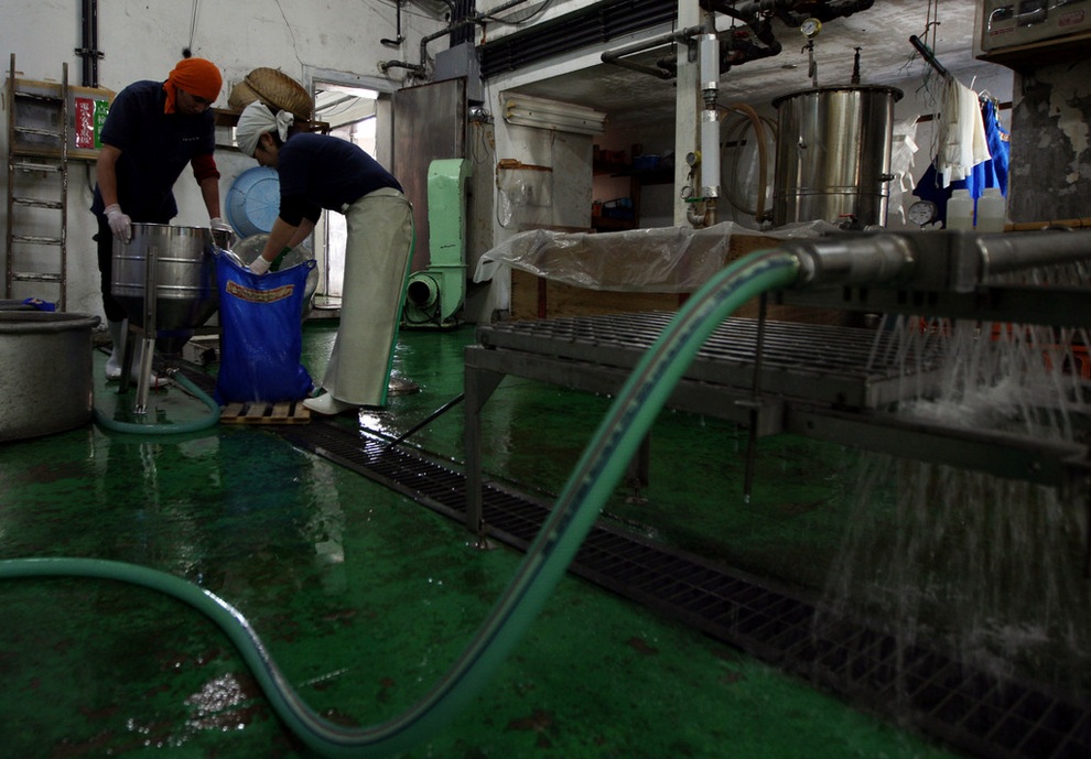 Как варят традиционное японское саке