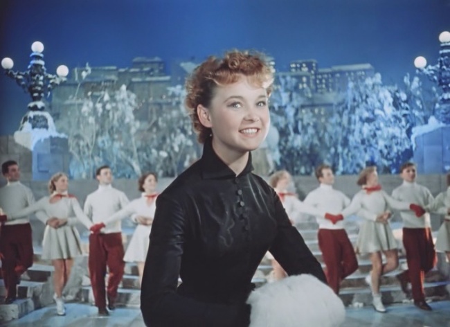 Фильмы, которые приблизят новогоднее настроение