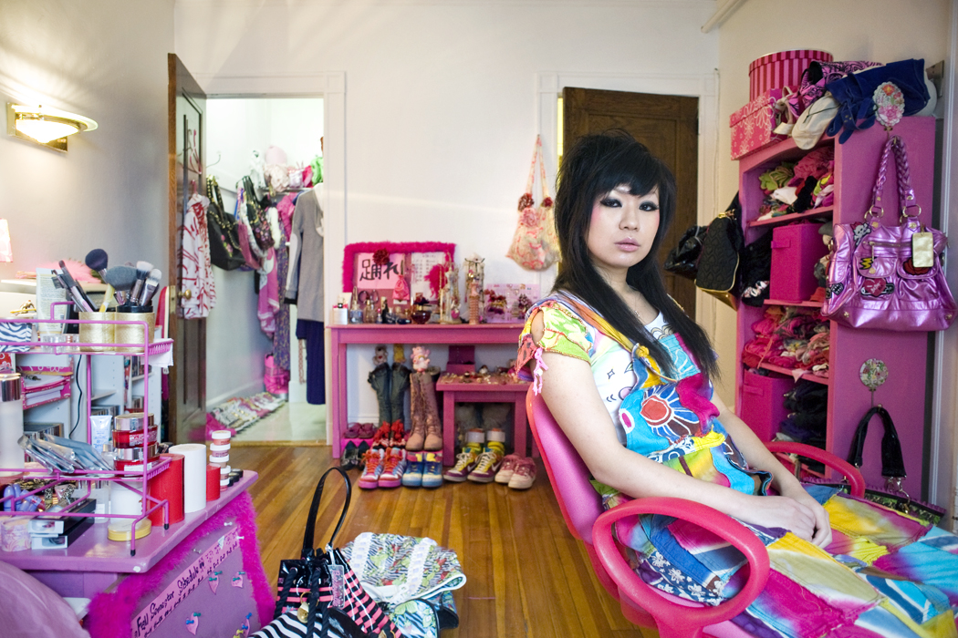 Девушки и их комнаты (часть 2)