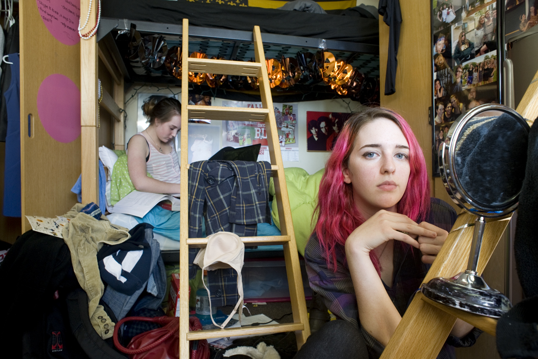 Девушки и их комнаты (часть 2)