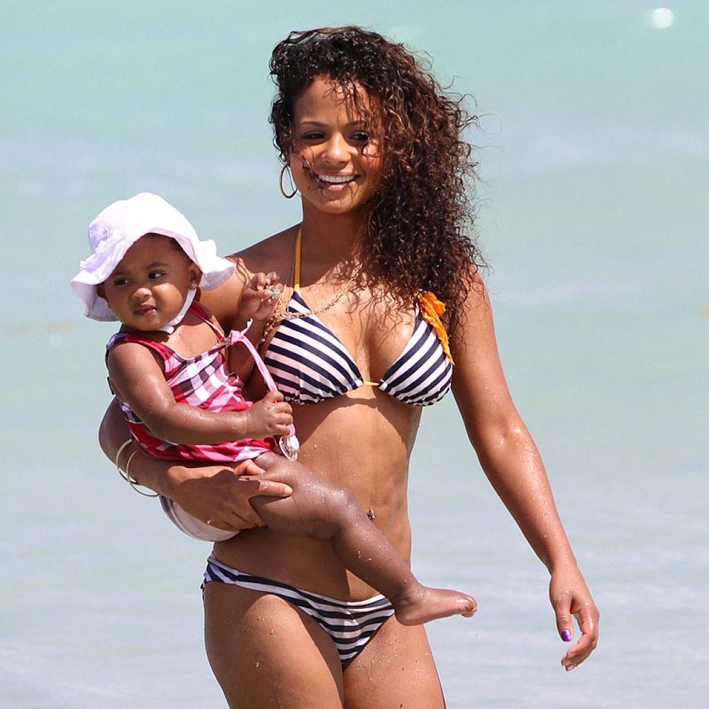 Знаменитые мамочки с прекрасным телом