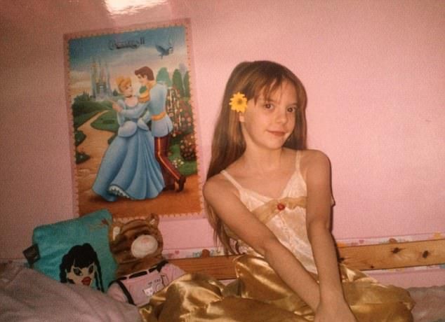 Продавщица потратила 27 тысяч долларов, чтобы стать похожей на куклу