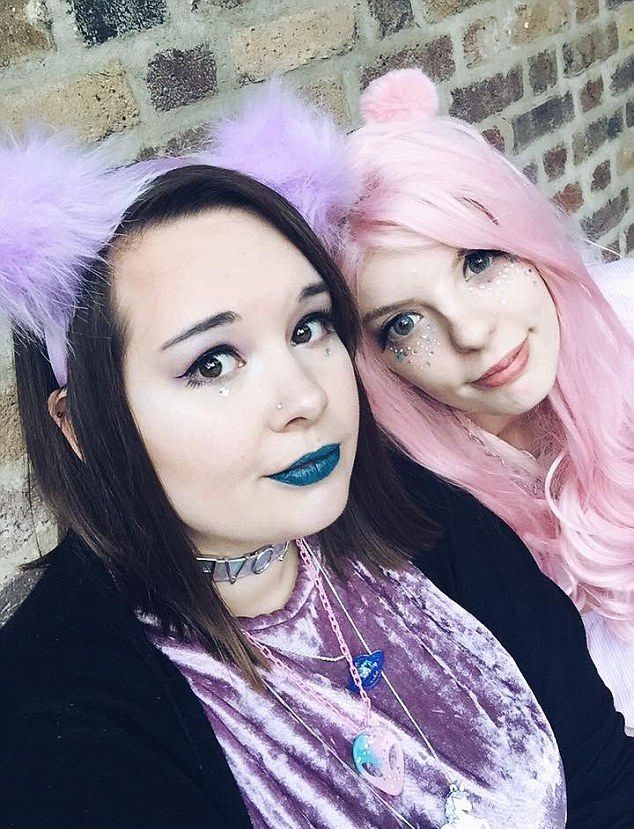 Продавщица потратила 27 тысяч долларов, чтобы стать похожей на куклу