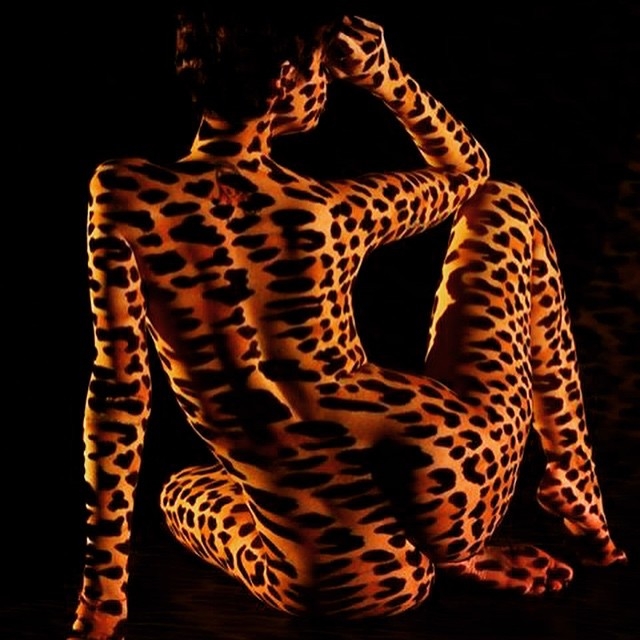 Эротик-арт или игра света и тени на обнажённых женских телах