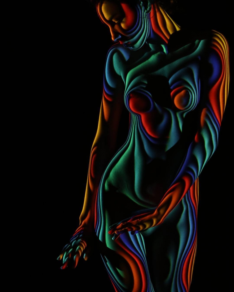 Эротик-арт или игра света и тени на обнажённых женских телах