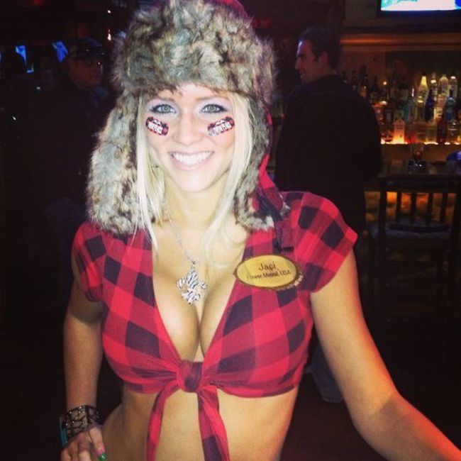 Девушки с красивой грудью (40 фото)