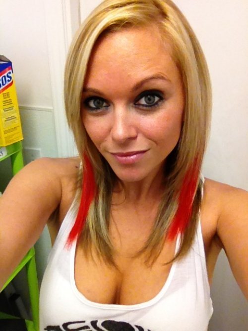 Девушки с красивой грудью (40 фото)